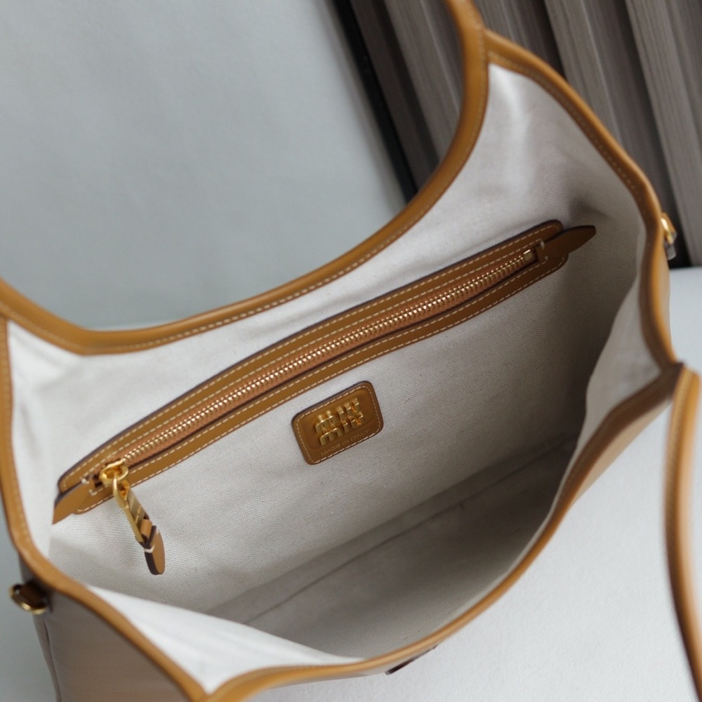 🥨Miu Miu Ivy Suede And Crochet Shoulder Bag - Picture 5 of 12